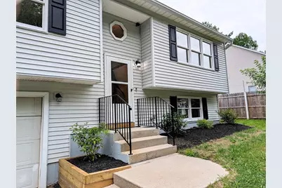 22 Pine Needle Ln, Springfield, MA 01118 - Photo 1