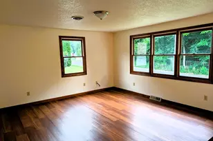 22 Pine Needle Ln, Springfield, MA 01118 - Photo 3