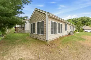 12 Summerfield Dr, Uxbridge, MA 01569 - Photo 35