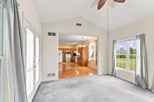 12 Summerfield Dr, Uxbridge, MA 01569 - Photo 11
