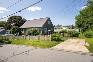 24 Jesse St, Fairhaven, MA 02719 - Photo 5