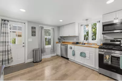 27-R Monroe St, Taunton, MA 02780 - Photo 5