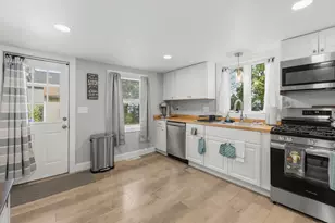 27 R Monroe St, Taunton, MA 02780 - Photo 5