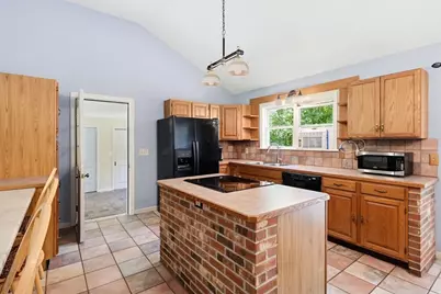 414 Mountain Rd, Holyoke, MA 01040 - Photo 9