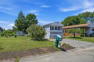 124 Mayflower Ave, Taunton, MA 02780 - Photo 23
