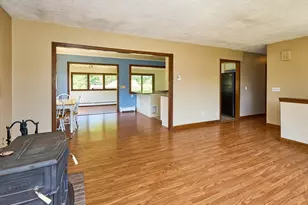 554 Sharps Lot Rd, Swansea, MA 02777 - Photo 11
