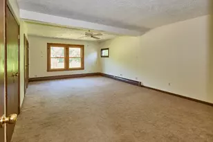 554 Sharps Lot Rd, Swansea, MA 02777 - Photo 17