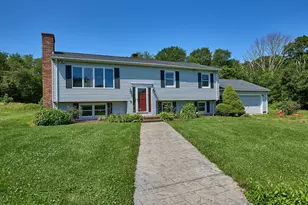 554 Sharps Lot Rd, Swansea, MA 02777 - Photo 1