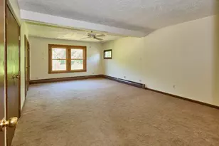 554 Sharps Lot Rd, Swansea, MA 02777 - Photo 19