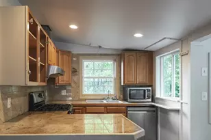 127R Leonard, Gloucester, MA 01930 - Photo 9