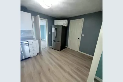 33 Markham Cir, Ayer, MA 01432 - Photo 3
