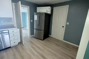 33 Markham Cir, Ayer, MA 01432 - Photo 3