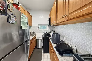 28 Meadow St, Fall River, MA 02720 - Photo 7