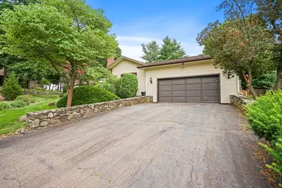 30 Dicsal Ln, Holyoke, MA 01040 - Photo 5
