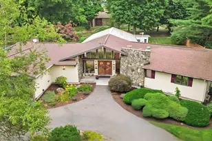 30 Dicsal Ln, Holyoke, MA 01040 - Photo 1