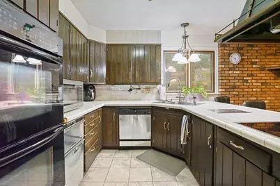 30 Dicsal Ln, Holyoke, MA 01040 - Photo 17