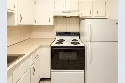599 Old West Central St #D11, Franklin, MA 02038 - Photo 3