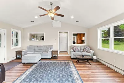 71 School St, Upton, MA 01568 - Photo 9