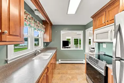 71 School St, Upton, MA 01568 - Photo 11