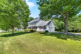 102 Cathedral Dr, Attleboro, MA 02703 - Photo 3