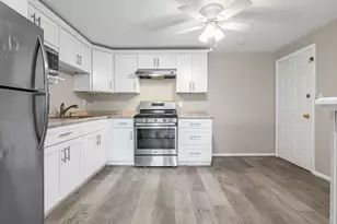 9 Cross St, Chelmsford, MA 01863 - Photo 3