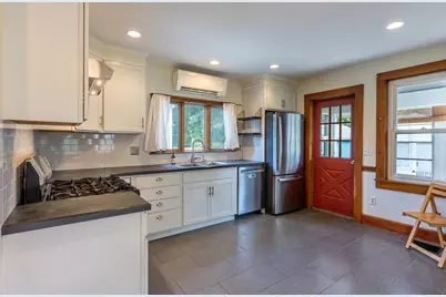 22 W Center St, Northampton, MA 01062 - Photo 17