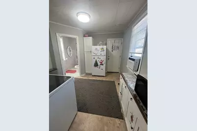 64 Fulton St, Lowell, MA 01850 - Photo 21