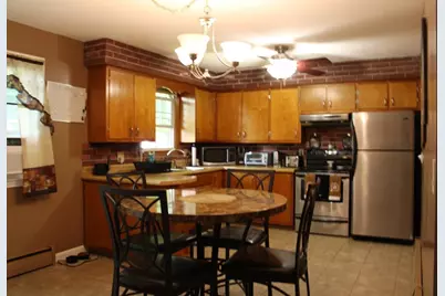 126 Warregan St, Chicopee, MA 01013 - Photo 7