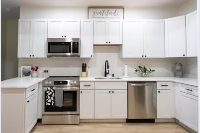 8 Enon St #102, Beverly, MA 01915 - Photo 3