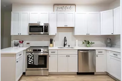 8 Enon St #102, Beverly, MA 01915 - Photo 3