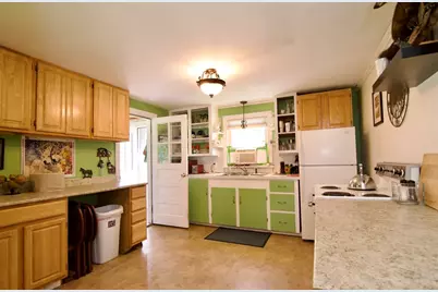 37 Philip St, Ludlow, MA 01056 - Photo 13