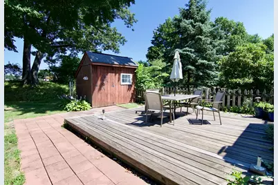 37 Philip St, Ludlow, MA 01056 - Photo 5