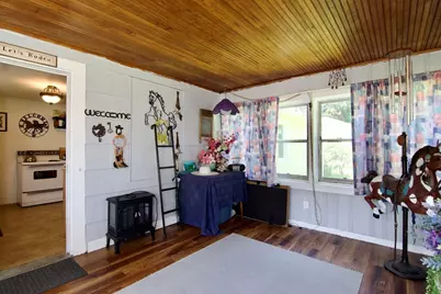 37 Philip St, Ludlow, MA 01056 - Photo 25