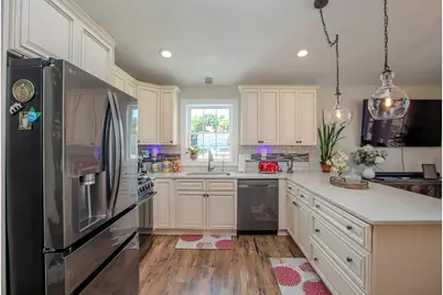 58 Manchester St, Fall River, MA 02721 - Photo 7
