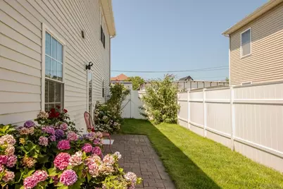 58 Manchester St, Fall River, MA 02721 - Photo 35