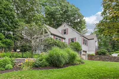 8 Foster St, Oxford, MA 01540 - Photo 3