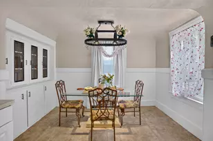 22 Fruit St, Leominster, MA 01453 - Photo 15