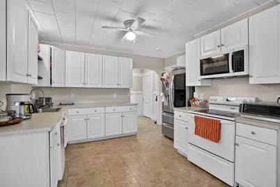 22 Fruit St, Leominster, MA 01453 - Photo 13