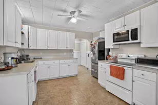 22 Fruit St, Leominster, MA 01453 - Photo 13