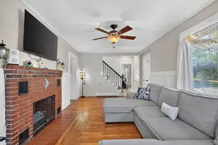 22 Fruit St, Leominster, MA 01453 - Photo 7