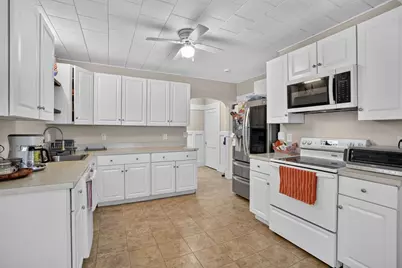 22 Fruit St, Leominster, MA 01453 - Photo 13