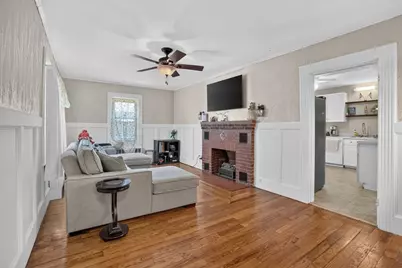 22 Fruit St, Leominster, MA 01453 - Photo 5