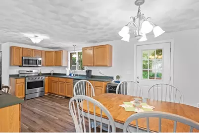 11 Fleming St, Lowell, MA 01851 - Photo 3