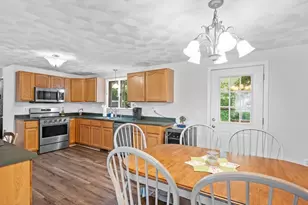 11 Fleming St, Lowell, MA 01851 - Photo 3