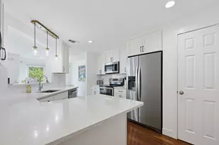 22 Southcliff Dr, Plymouth, MA 02360 - Photo 5