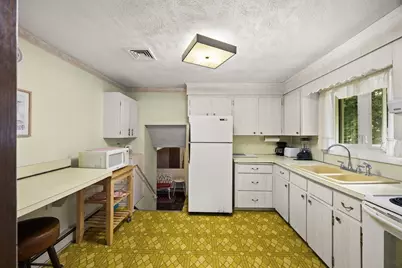 1372 Pleasant St, Brockton, MA 02301 - Photo 27