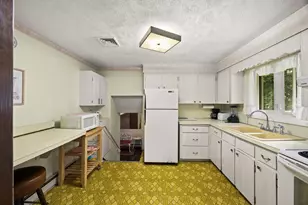 1372 Pleasant St, Brockton, MA 02301 - Photo 27
