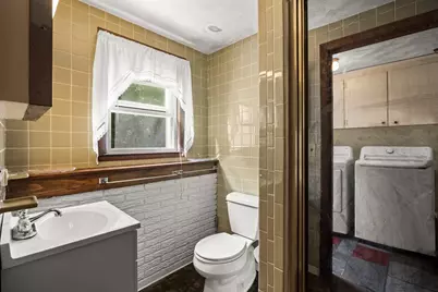 1372 Pleasant St, Brockton, MA 02301 - Photo 21