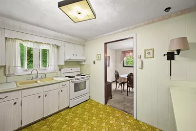 1372 Pleasant St, Brockton, MA 02301 - Photo 25