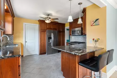 32 Wilmont St, Chicopee, MA 01013 - Photo 9